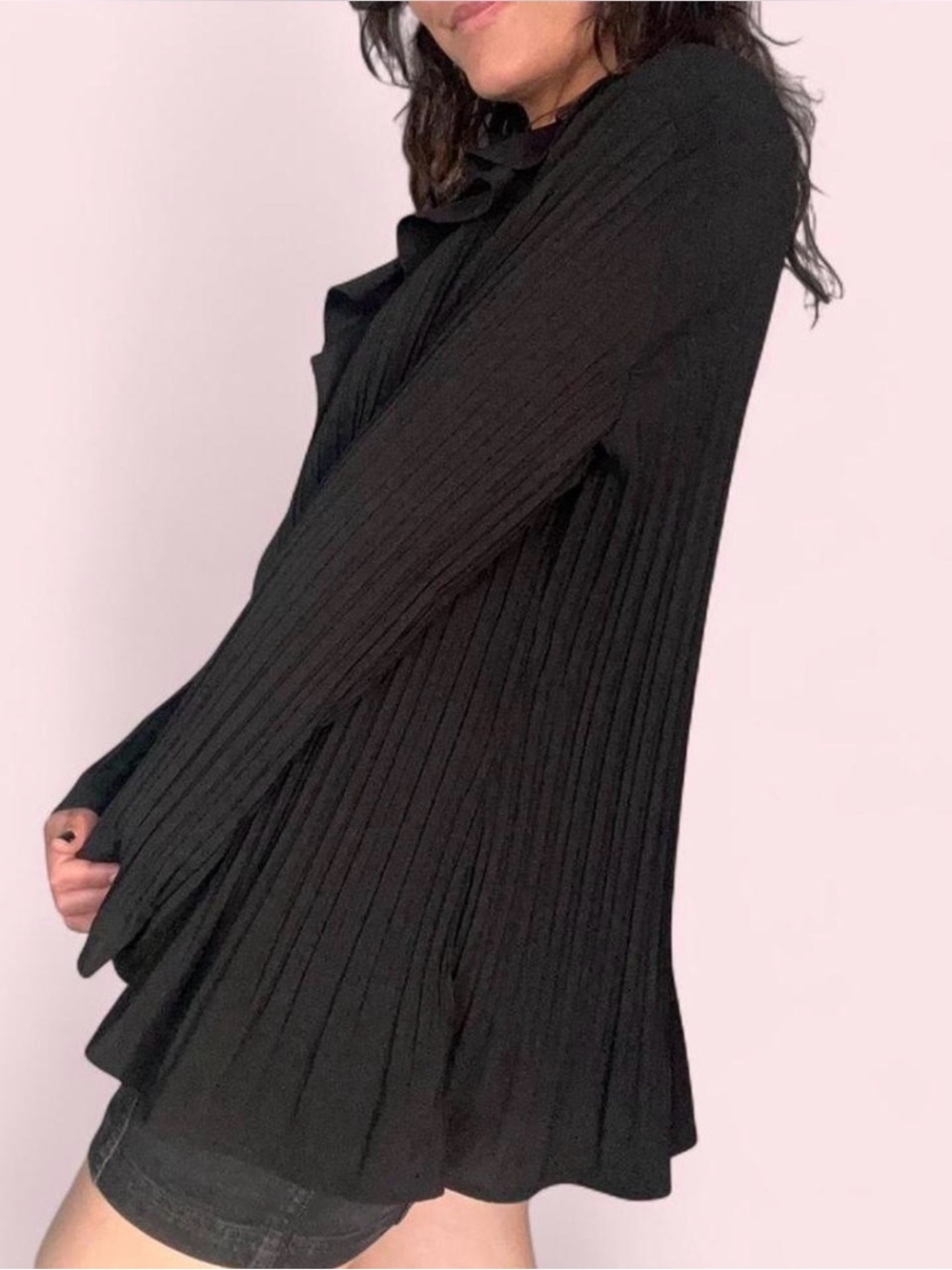 Black Ruffle-Collar Button-Front Blouse - Picture 2 of 8